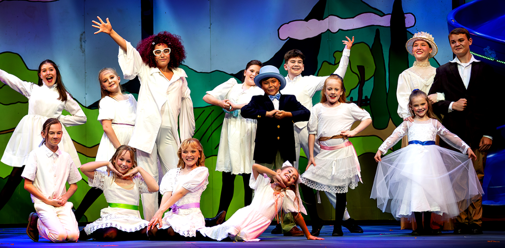 actors portraying the perfect children from Idylia